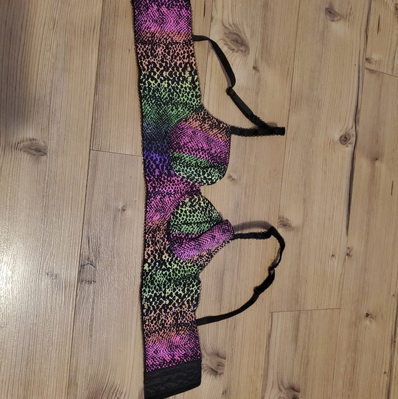 💋3/$20 Rainbow Animal Print Bra, 34B - Picture 2 of 5